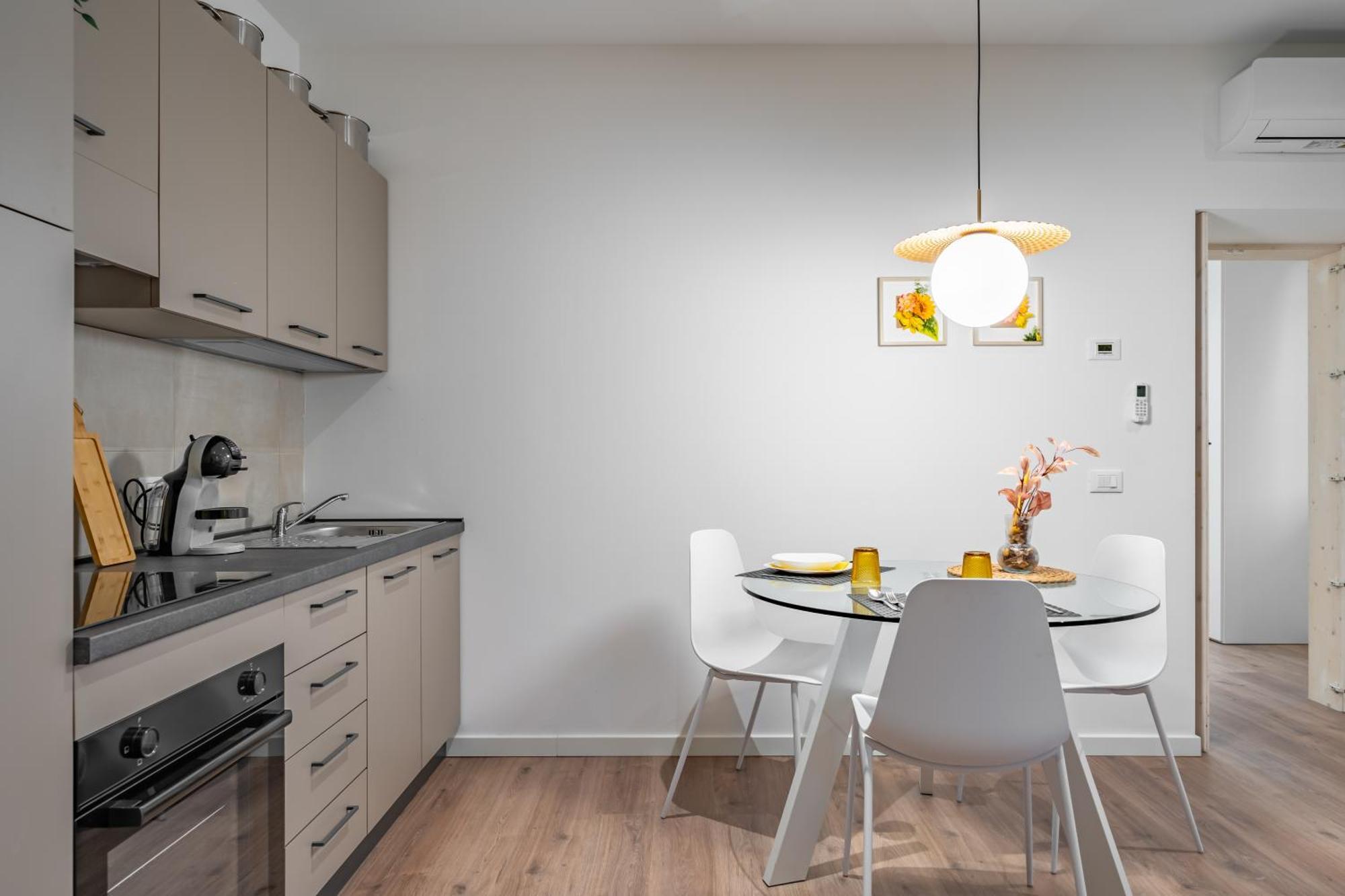 Cascina Conicchio - Metro Station - By Host4U Apartment Бреша Екстериор снимка