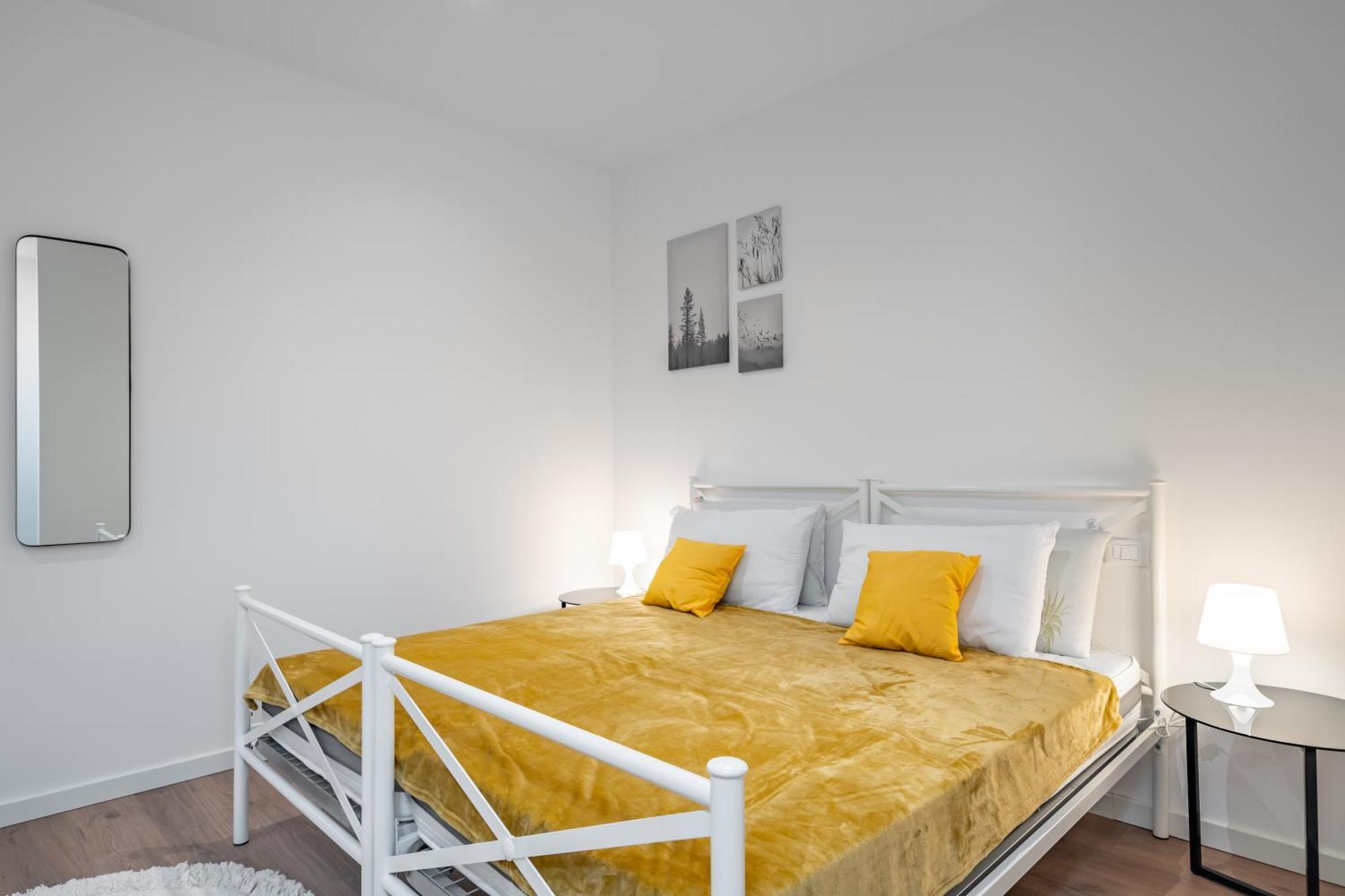 Cascina Conicchio - Metro Station - By Host4U Apartment Бреша Екстериор снимка