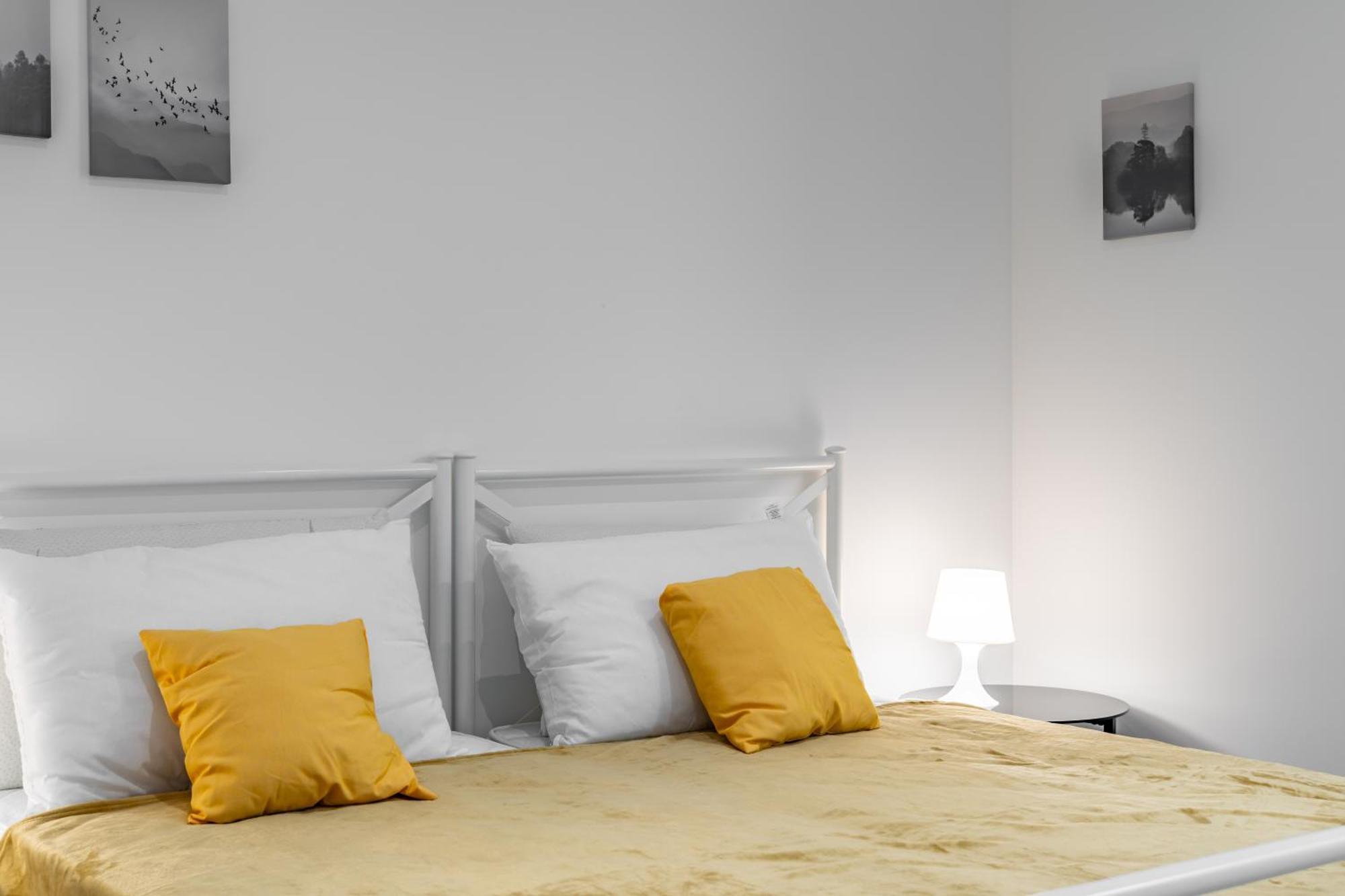 Cascina Conicchio - Metro Station - By Host4U Apartment Бреша Екстериор снимка