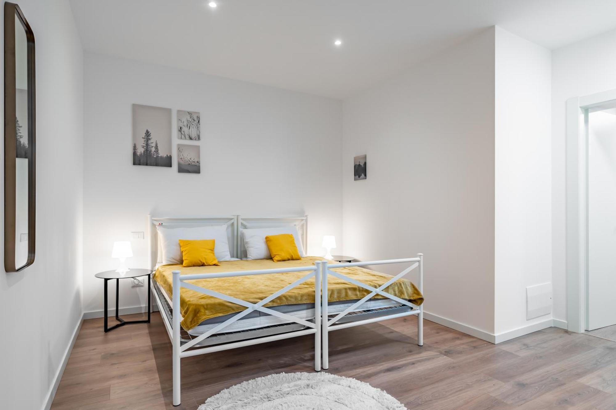 Cascina Conicchio - Metro Station - By Host4U Apartment Бреша Екстериор снимка