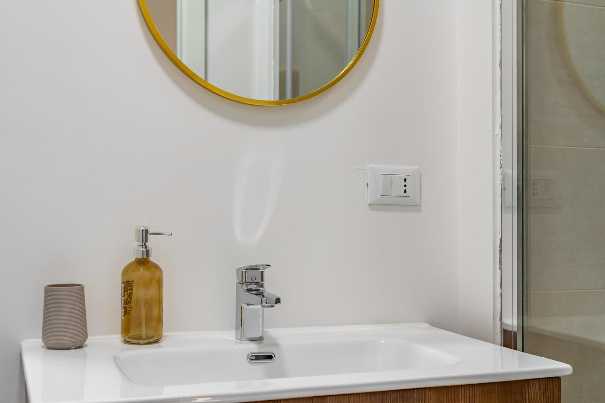 Cascina Conicchio - Metro Station - By Host4U Apartment Бреша Екстериор снимка