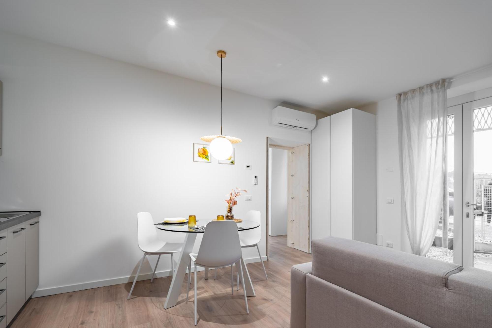 Cascina Conicchio - Metro Station - By Host4U Apartment Бреша Екстериор снимка