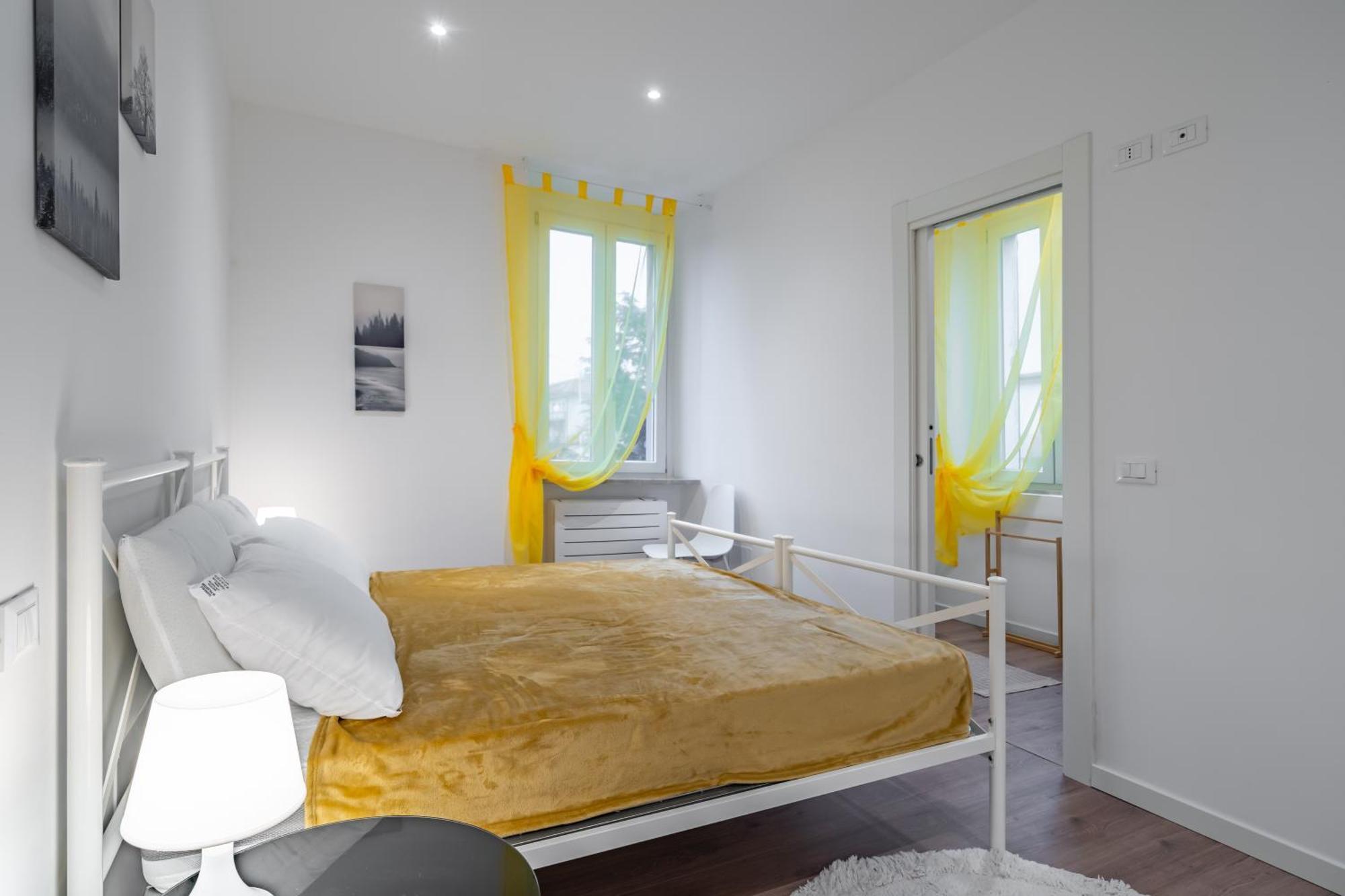 Cascina Conicchio - Metro Station - By Host4U Apartment Бреша Екстериор снимка