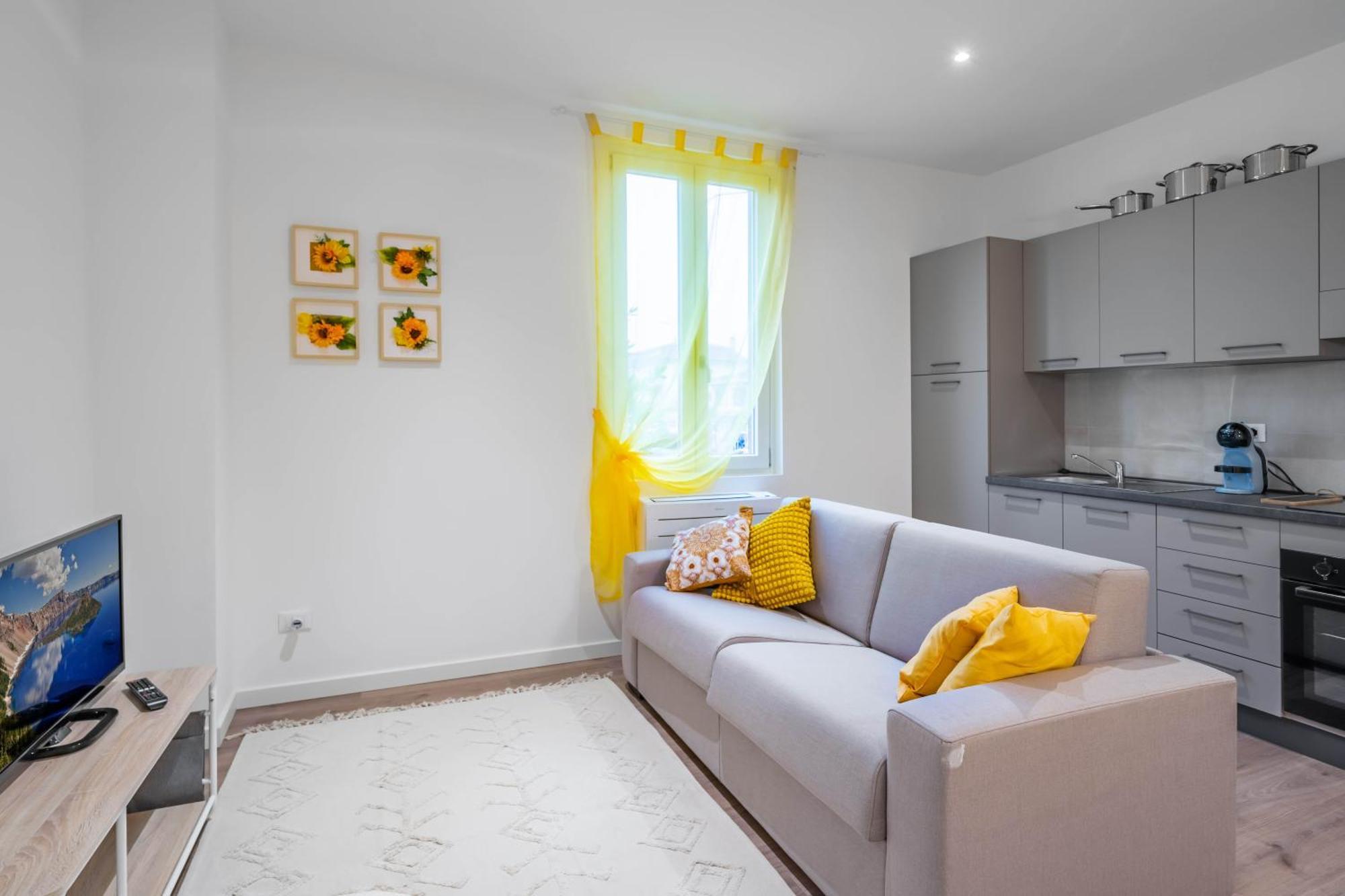 Cascina Conicchio - Metro Station - By Host4U Apartment Бреша Екстериор снимка
