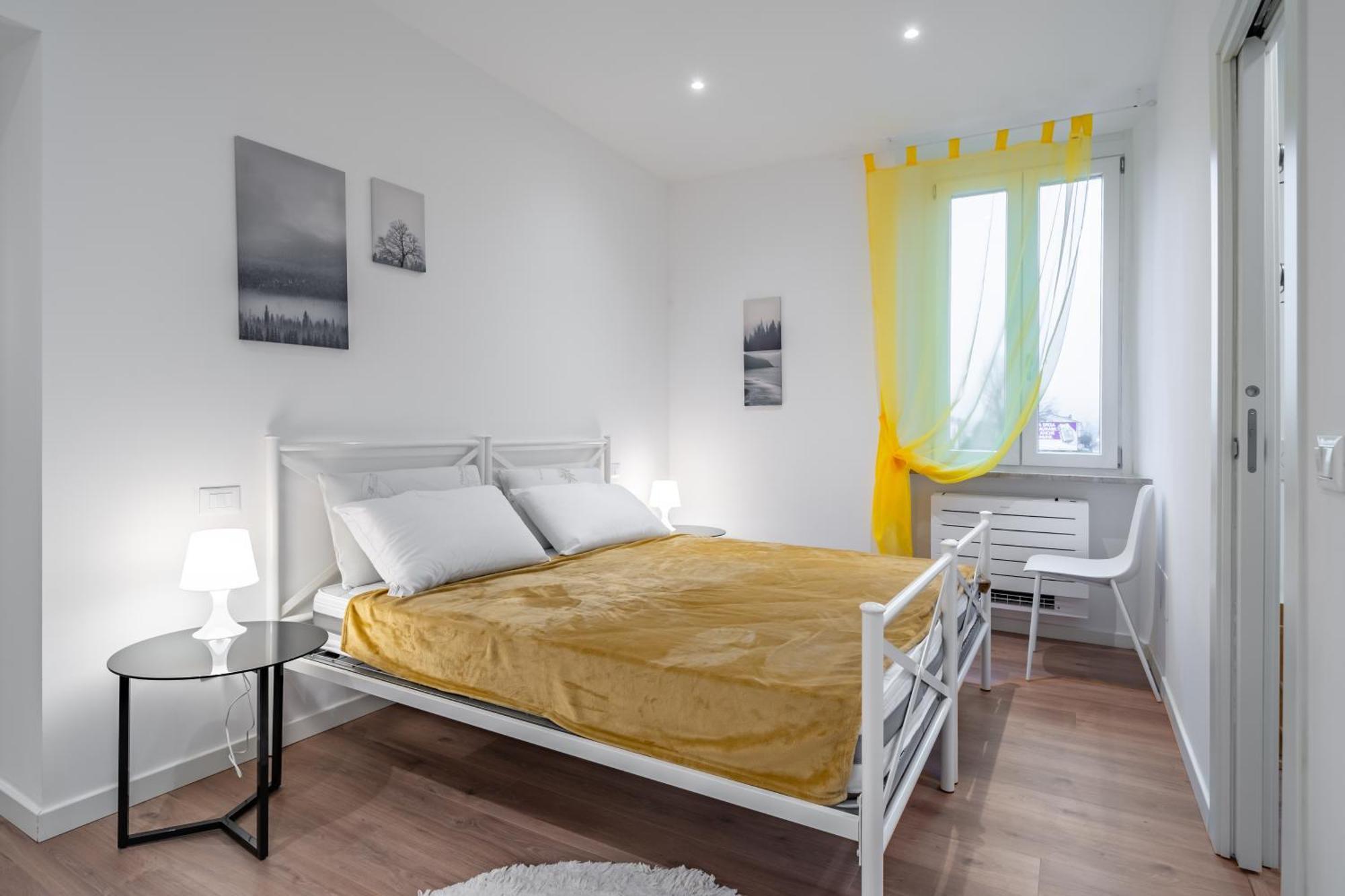 Cascina Conicchio - Metro Station - By Host4U Apartment Бреша Екстериор снимка