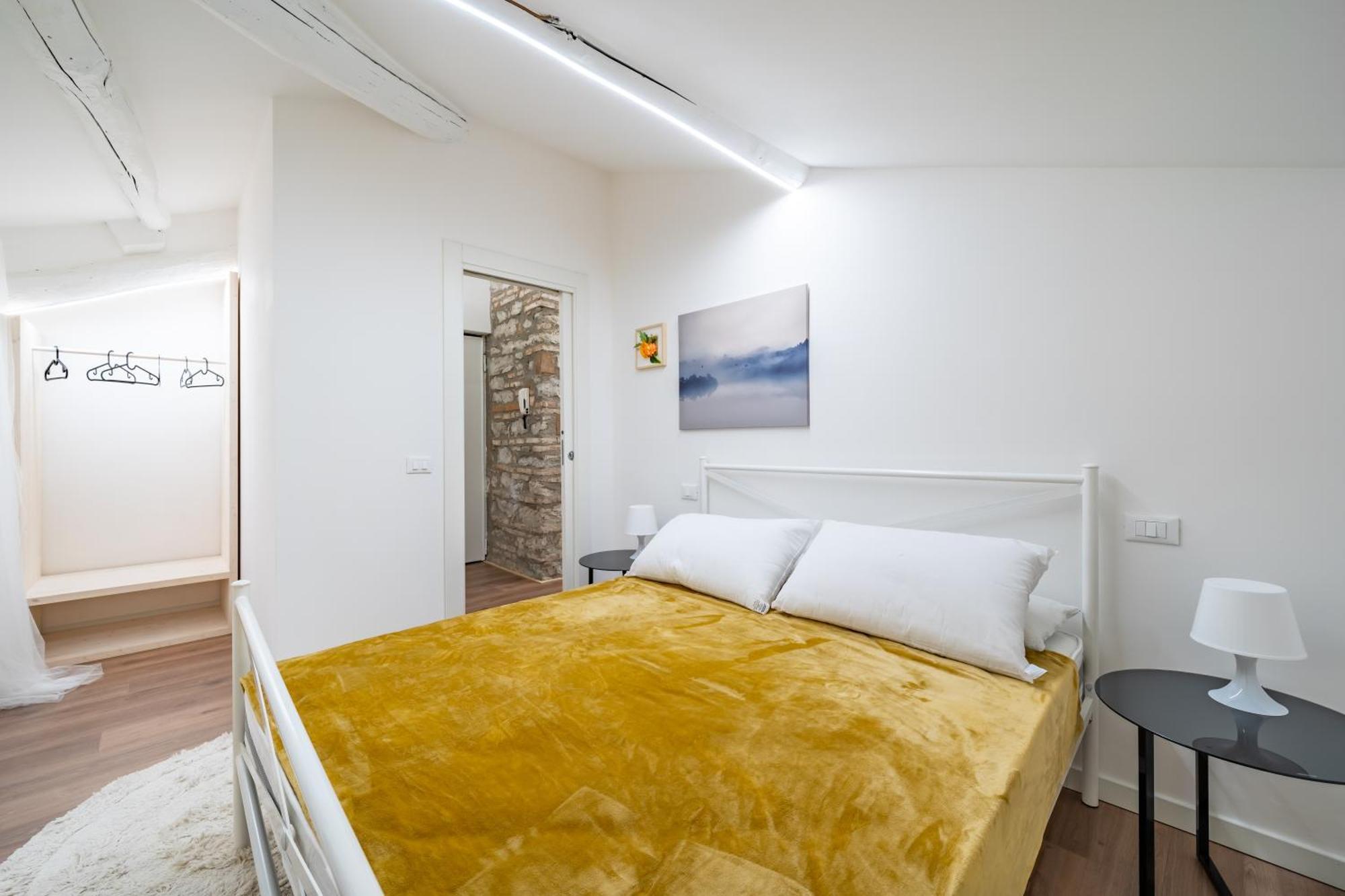 Cascina Conicchio - Metro Station - By Host4U Apartment Бреша Екстериор снимка