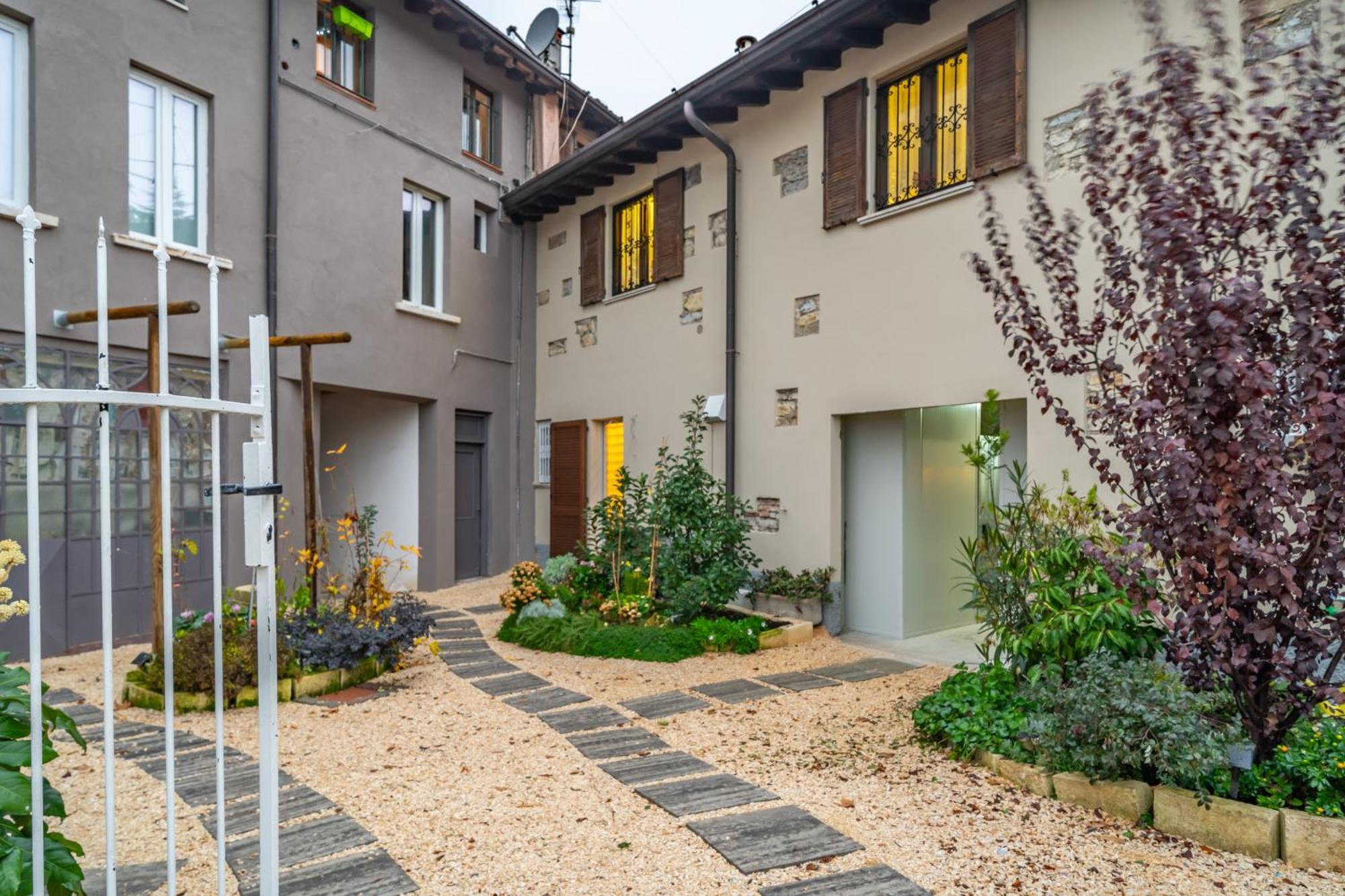 Cascina Conicchio - Metro Station - By Host4U Apartment Бреша Екстериор снимка