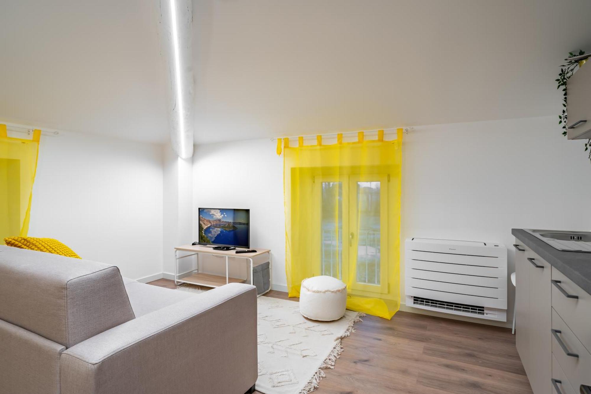 Cascina Conicchio - Metro Station - By Host4U Apartment Бреша Екстериор снимка